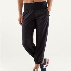 Lululemon Om joggers size 4